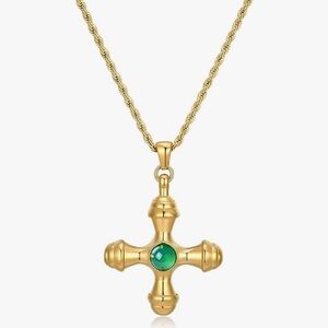 NEW 18k Gold Plated Gold and Green Pendant Necklace